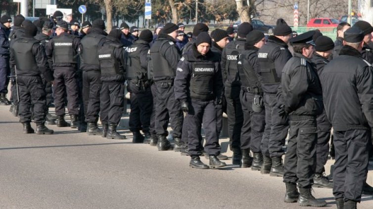 Полицаите искат повишение на заплатите с 25 на сто
