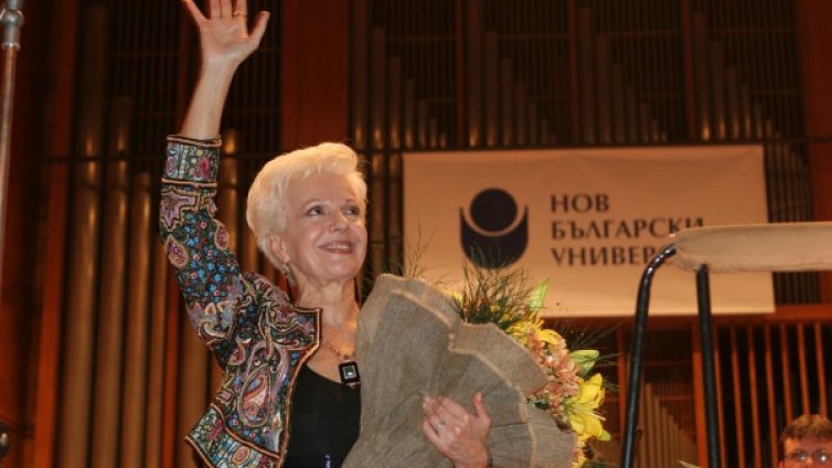 Снимат филм за Райна Кабаиванска през септември