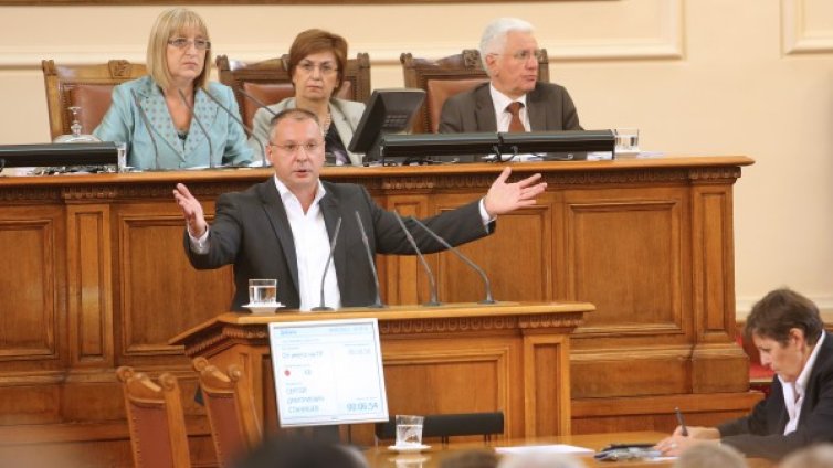ГЕРБ разби държавата, отсече Станишев
