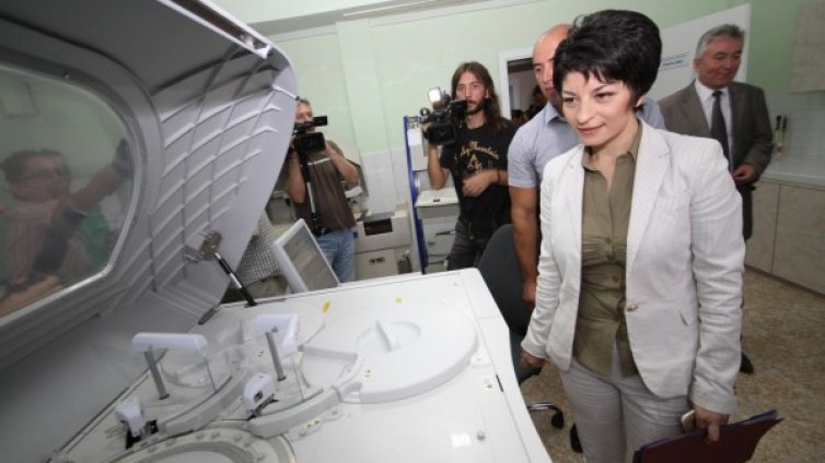 Спешната ни помощ ще стане като в Израел, размечта се Атанасова