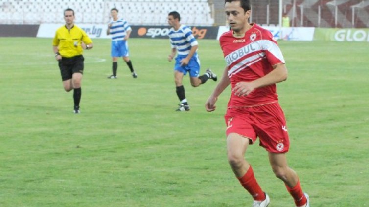 Джуджето ще играе в Гърция