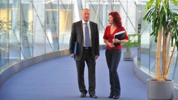 Когато Porsche заиграе на политика...