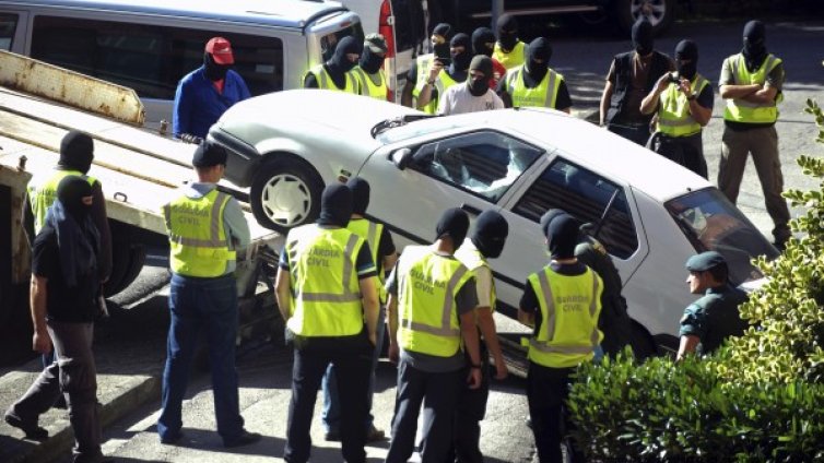 Арестуваха шестима българи в Испания при операция "Ракия"