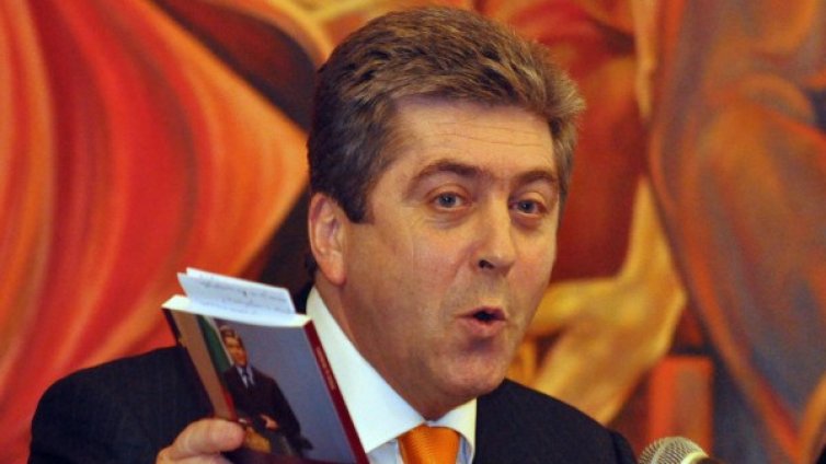 Кунева ще обере негативния вот, смята Първанов