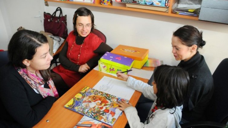 342 българчета осиновени за първите 6 месеца от годината