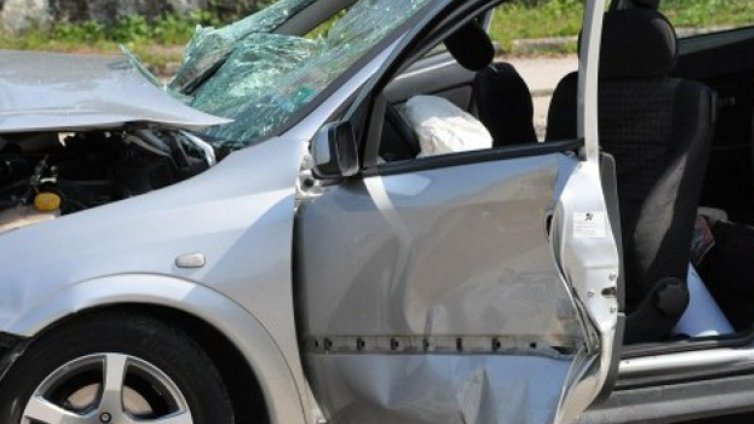 Един загинал и 27 ранени при катастрофи през денонощието