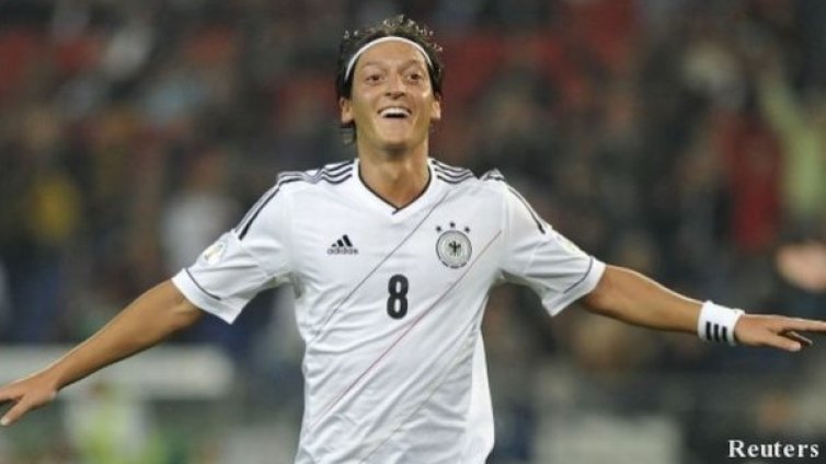 Йозил отрече, че обича нощния живот