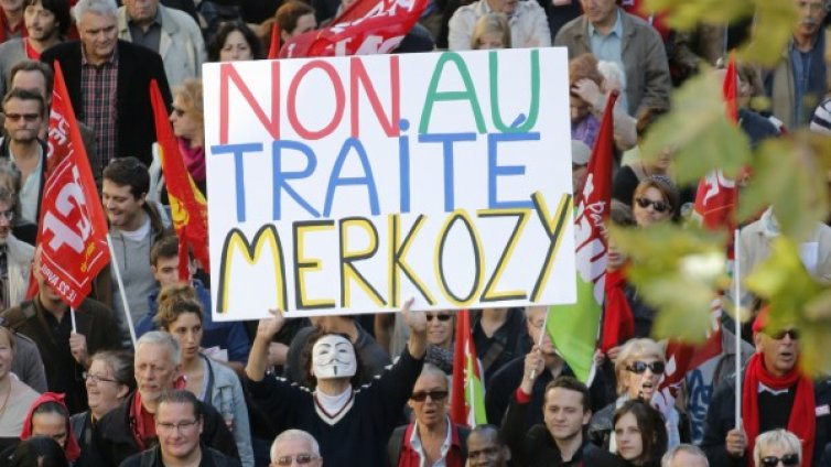 Хиляди на протест срещу икономиите в Париж