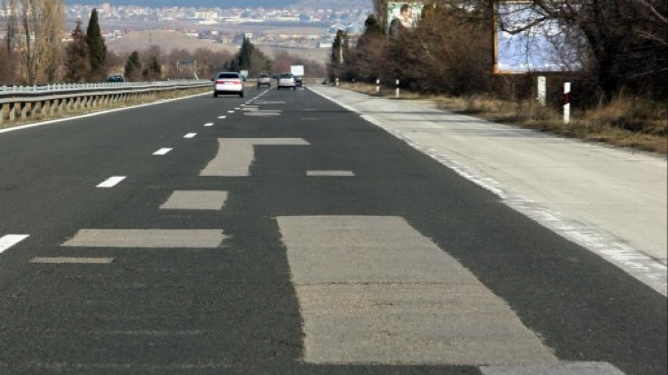 Млада жена скочи пред тир на "Хемус"