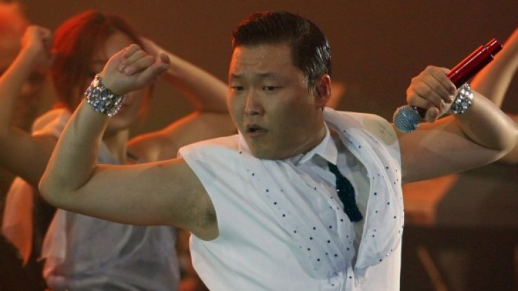 Gangnam Style по върховете в световните класации