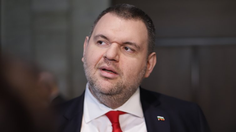 Пеевски против да се дават пари на Украйна, трябвало да отиват за българите