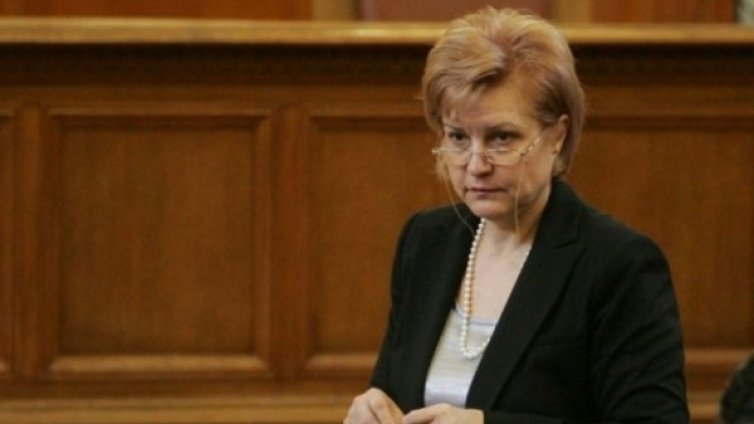 Предлагат Менда Стоянова за зам.-шеф на парламента 