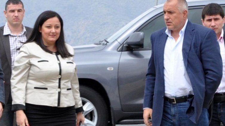 Плевнелиев първи по рейтинг, Борисов и Павлова в спор за второто място 