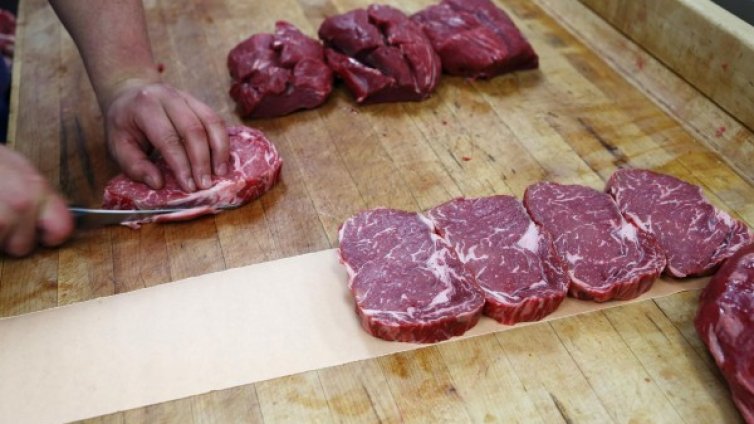  Цял завод затворен заради тонове развалена мръвка 