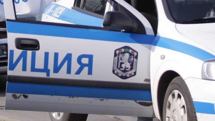 Дирят ревнивец, прострелял жена си 