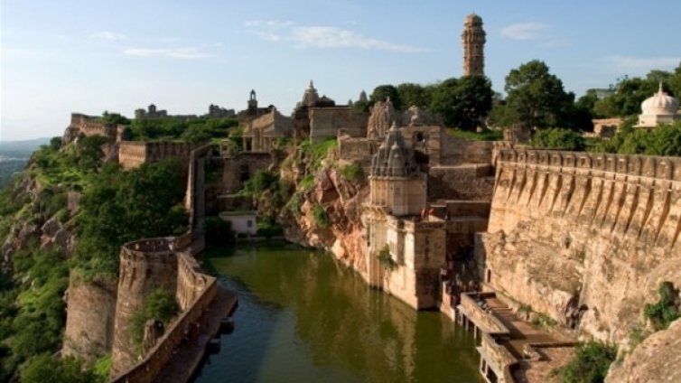 Красивата и драматична крепост Читоргарх