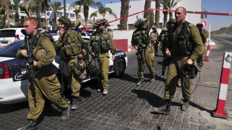 Израел спря кораб с правозащитници