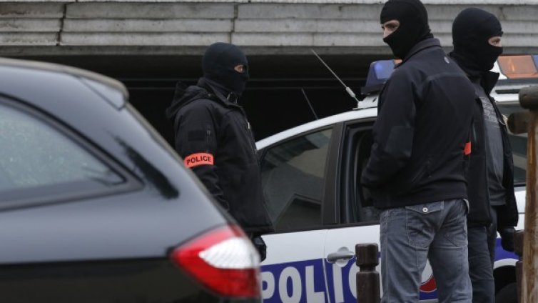 Български фалшиви лични документи пласирани във Франция