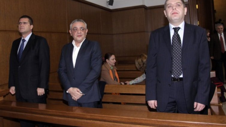 Тенчо Попов ни лук ял, ни лук мирисал. Не познавал Цонев