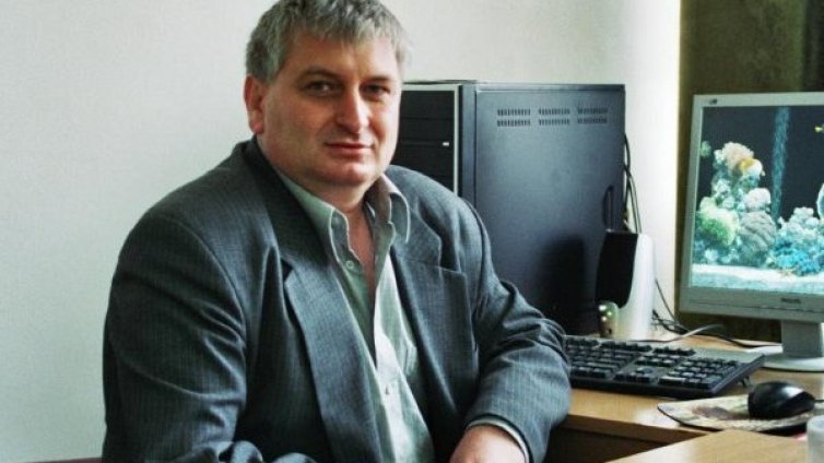 Доц. Андрей Галев: Ваксината срещу рак на маточната шийка не е опасна