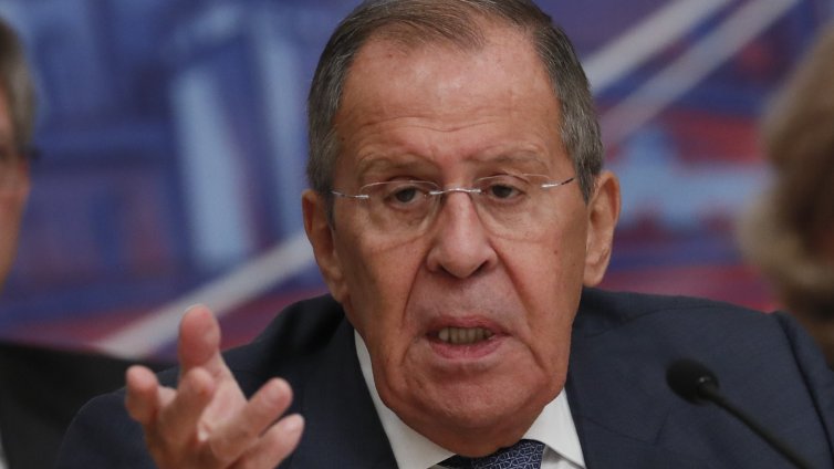 Какво се случва с Лавров и дали "всичко е нормално"?