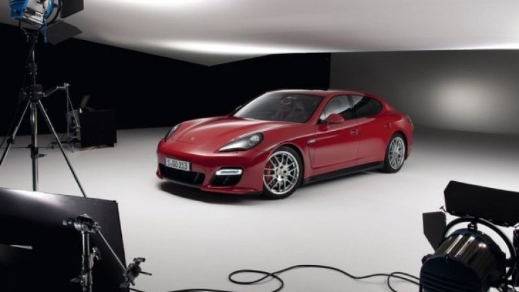 Фаровете на Porsche - идеални за отглеждане на марихуана