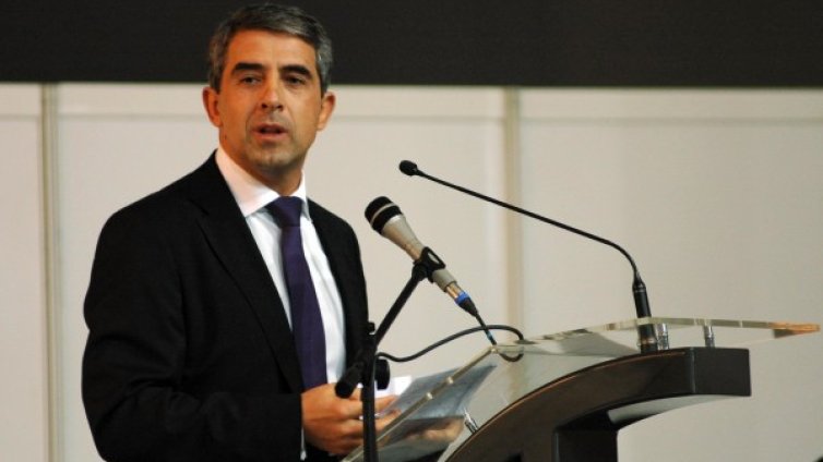 Без помилвания през октомври 