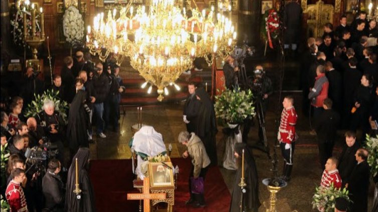 Ден на траур заради кончината на патриарх Максим 