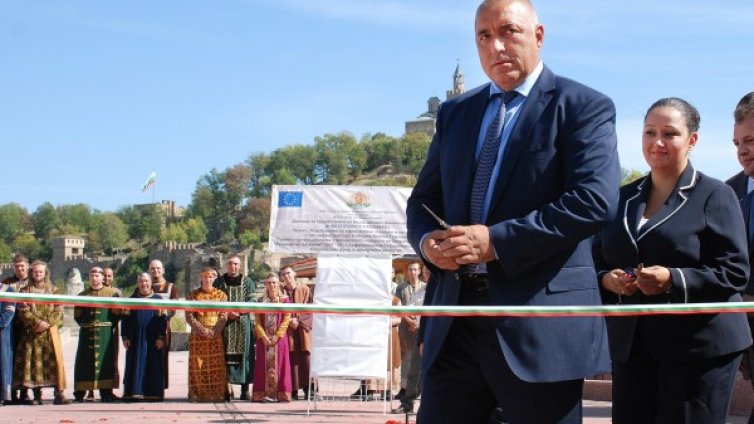 Борисов урежда срещи с опозицията на "джентълмена Лили"