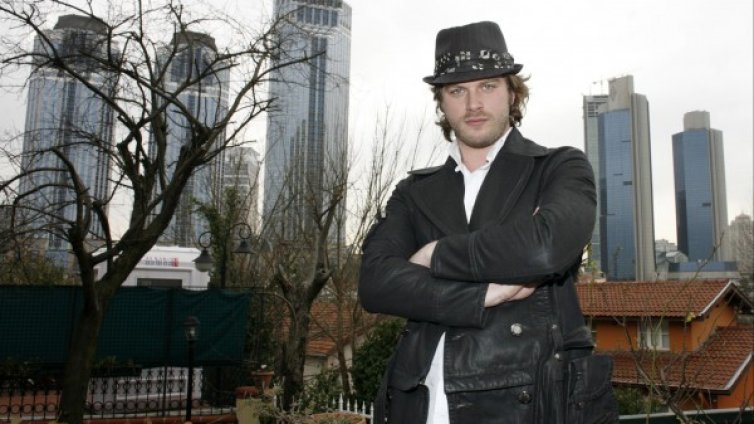 Мехмед от "Перла" се ожени за Мис Свят 2002