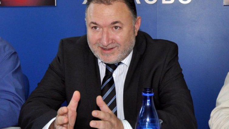 Не искаме патриарх с агентурно минало, категорични са от СДС 
