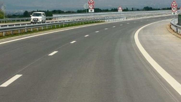 Намалява катастрофите и жертвите по пътищата