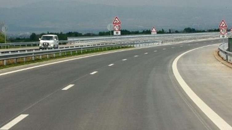 Пътните настилки в страната са сухи