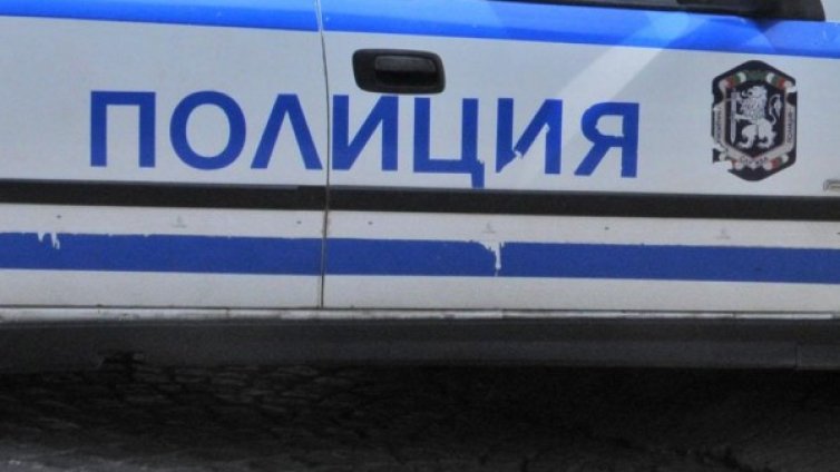 Две бургаски девойчета мамят с фалшиви колети 