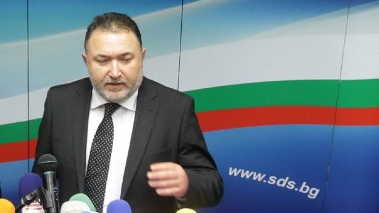 Отцепници от &bdquo;Атака&rdquo; внасят синята номинация за КС 