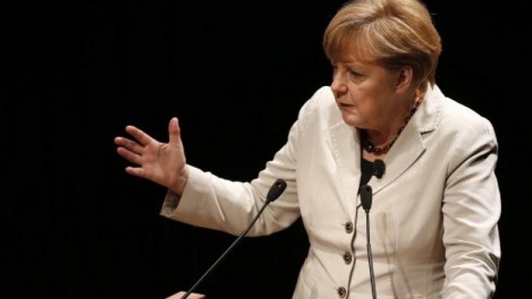 Меркел допуска отписване на част от гръцкия дълг