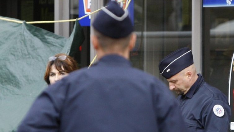 В кризата обирджиите посегнаха и на покойниците в Париж