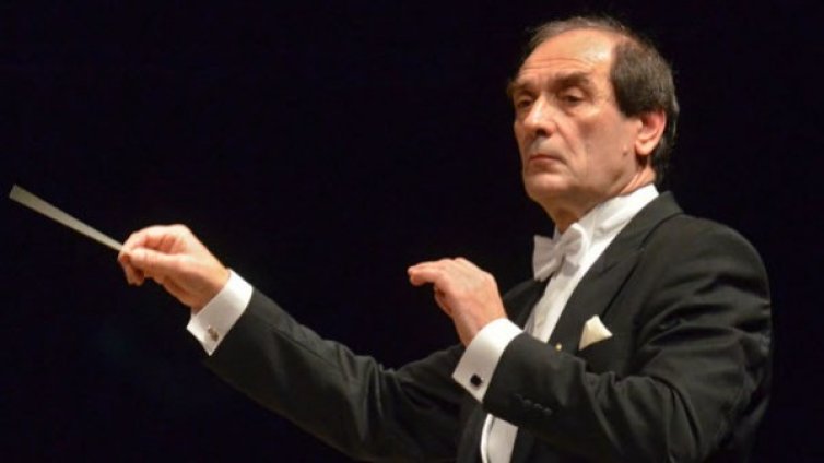 &ldquo;Царицата на чардаша&rdquo; и &bdquo;Веселата вдовица&rdquo; на Новогодишния концерт в НДК