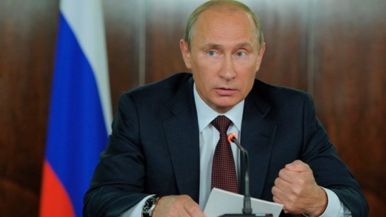 Путин кове желязото, докато е горещо