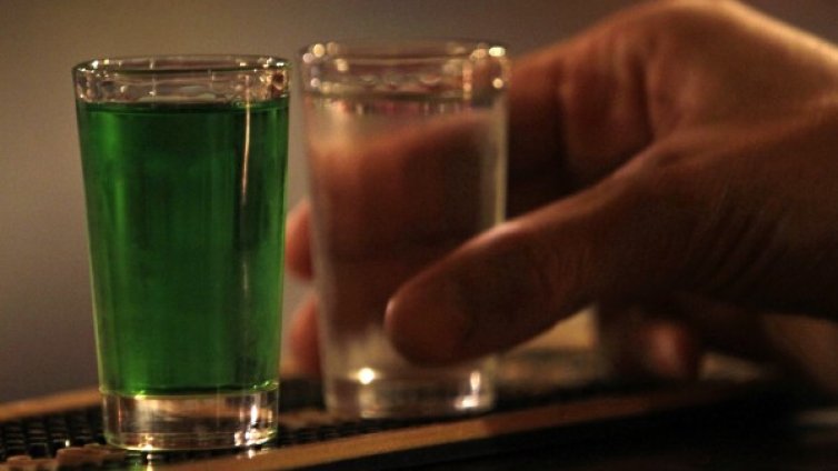 Най-опасно е консумацията на алкохол да започва с концентрирана напитка