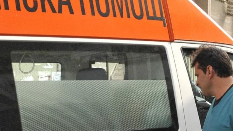 Възрастна жена почина след побой