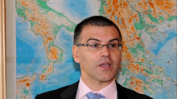 Европейската комисия скастри Дянков