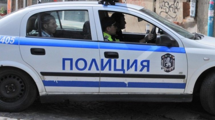 Пияни британци буйстват в "Боровец", посягат и на полицаи 