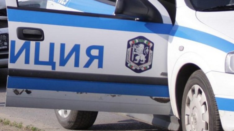 Крадци не успяха да ограбят банка заради метална врата 