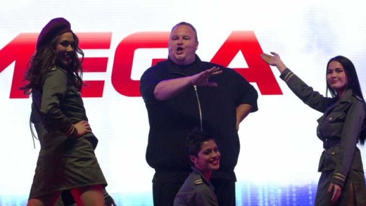 Новата Mega прoвокация на Ким Дотком  