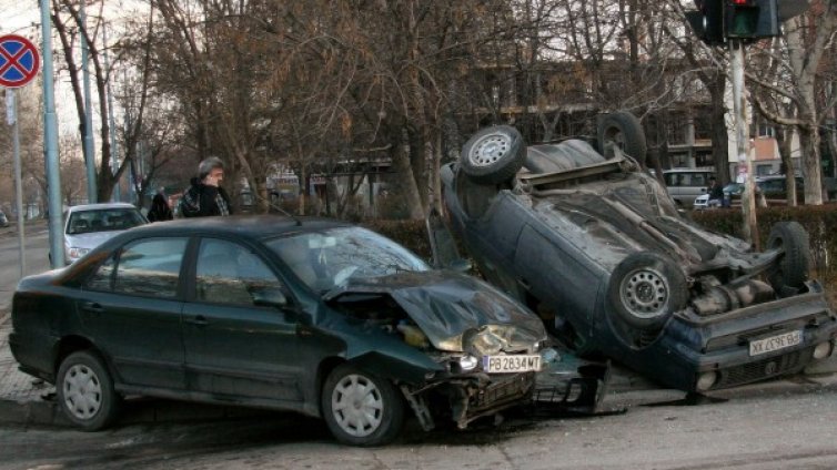 Двама пострадали при катастрофа в Пловдив