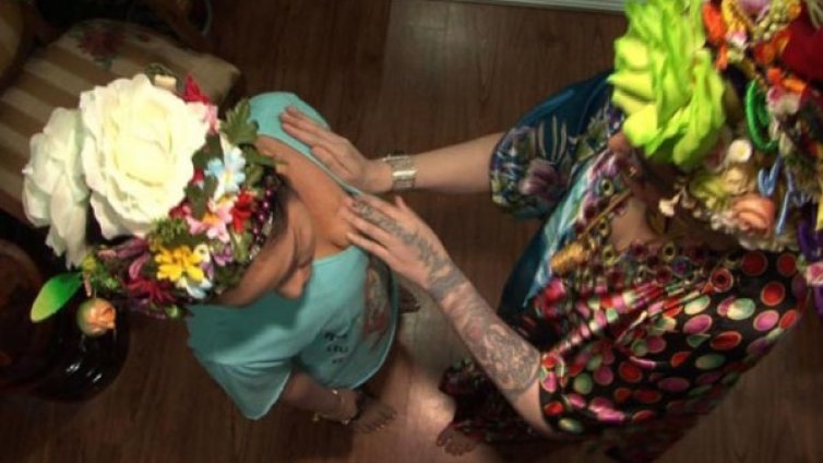 Шляп, шляп, шляп и хоп &ndash; по-голям бюст! 