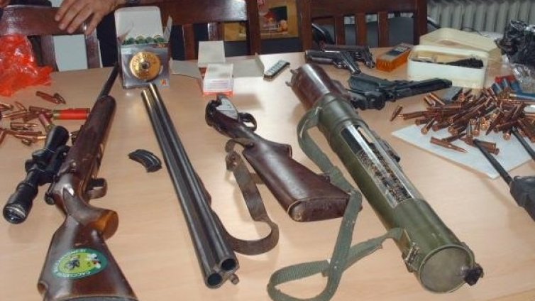  Над половин милион оръжия държим в себе си
