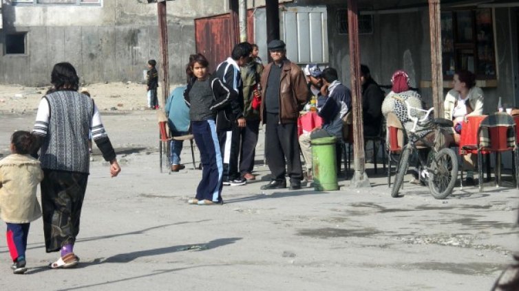 Ром обикаля с мегафон Столипиново