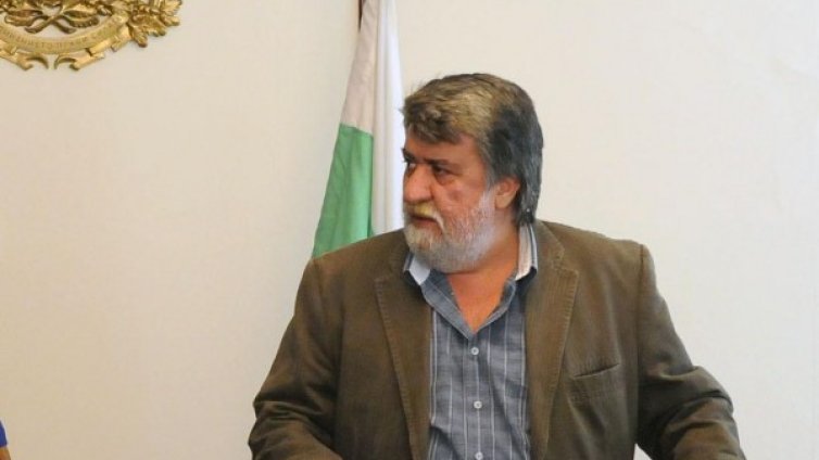 Доган е винаги там, където има много пари 